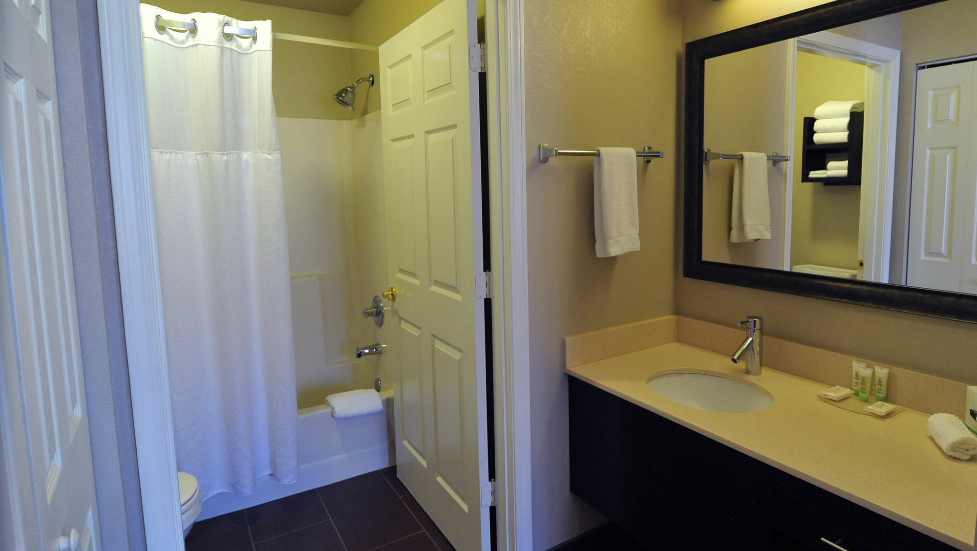Staybridge Suites Chicago-Oakbrook Terrace By Ihg Bagian luar foto